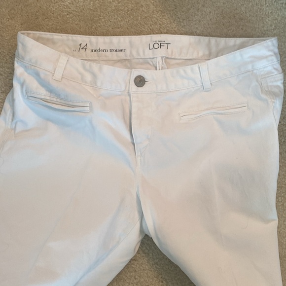 Ann Taylor Loft white jeans. NEVER WORN! Size 14. Inseam 32.5. - Picture 2 of 4